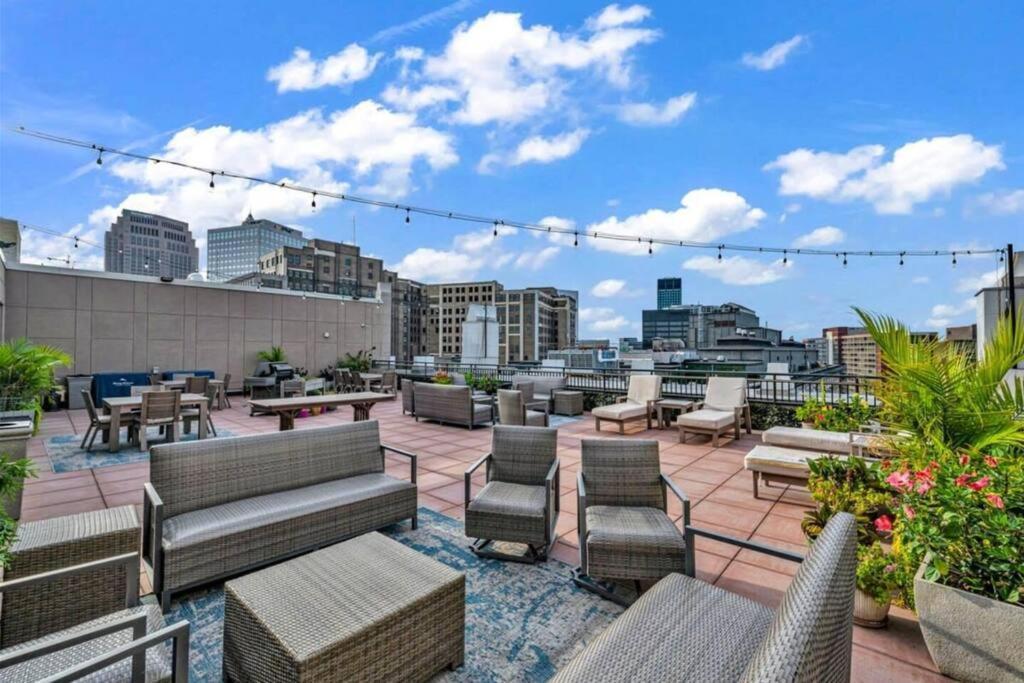 2Br Unit In The Heart Of Dt On Playhouse Square, With Pool And Gym Access-1106 Leilighet Cleveland Eksteriør bilde