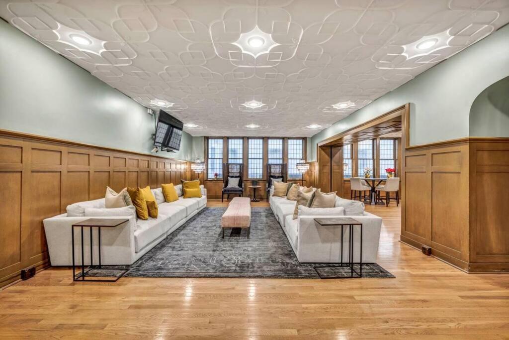 2Br Unit In The Heart Of Dt On Playhouse Square, With Pool And Gym Access-1106 Leilighet Cleveland Eksteriør bilde