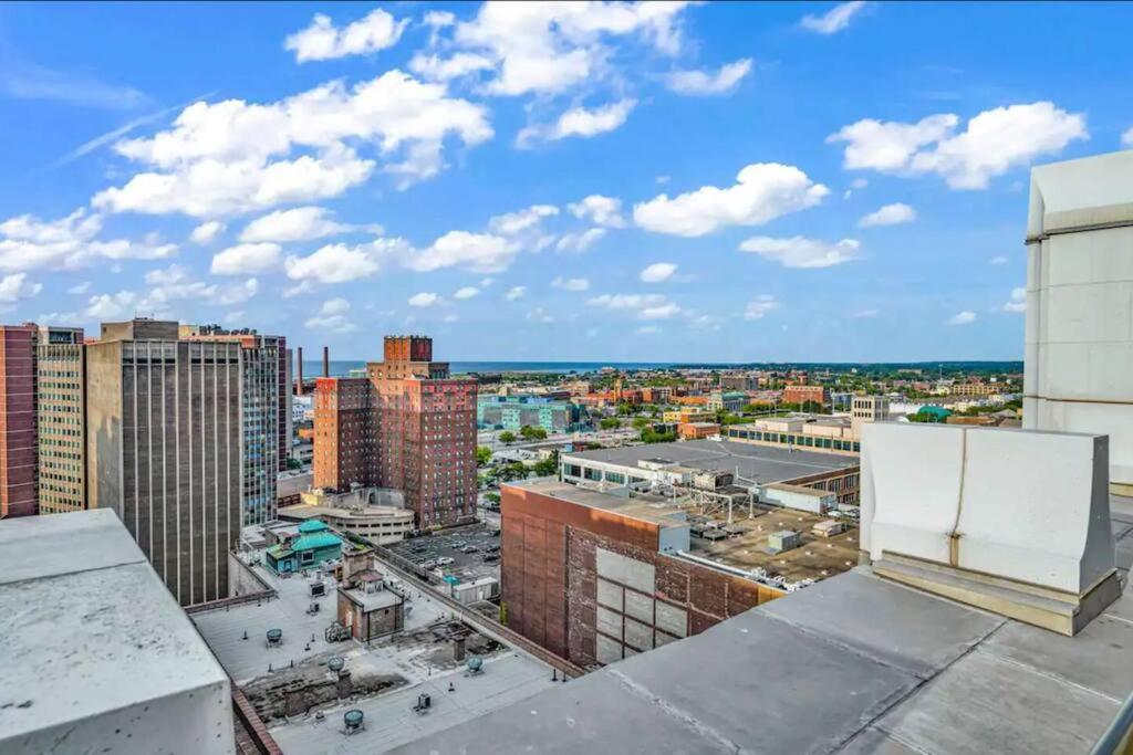2Br Unit In The Heart Of Dt On Playhouse Square, With Pool And Gym Access-1106 Leilighet Cleveland Eksteriør bilde
