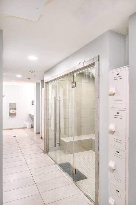 2Br Unit In The Heart Of Dt On Playhouse Square, With Pool And Gym Access-1106 Leilighet Cleveland Eksteriør bilde