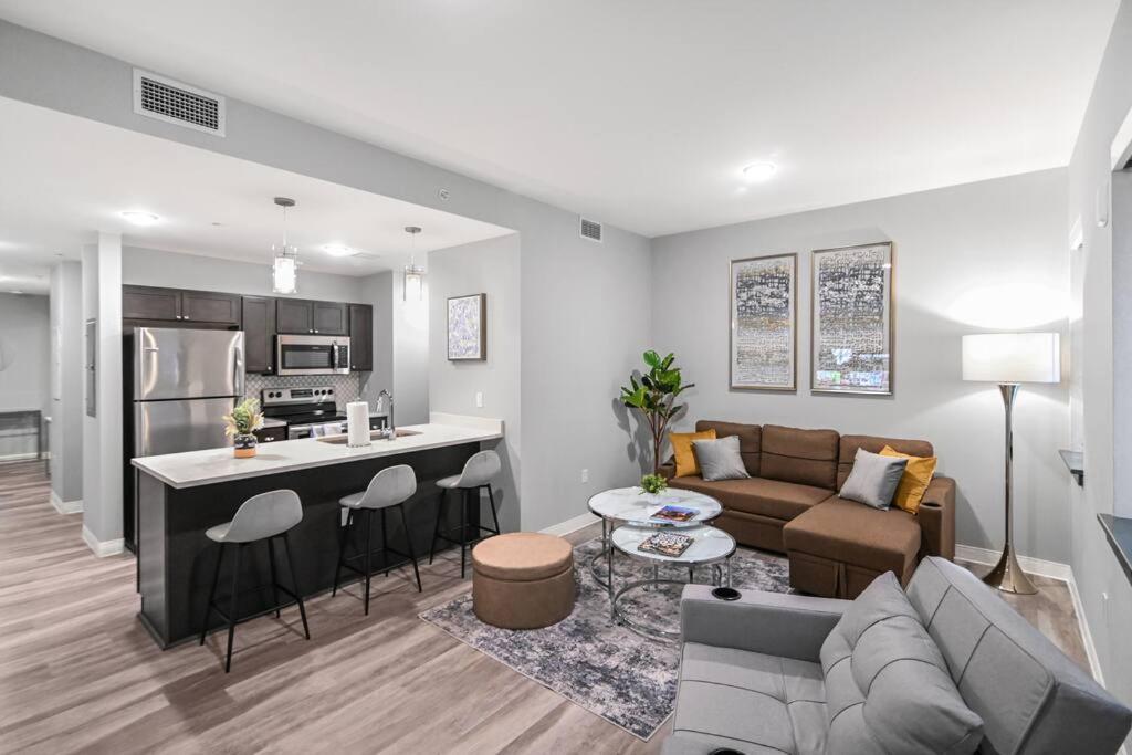 2Br Unit In The Heart Of Dt On Playhouse Square, With Pool And Gym Access-1106 Leilighet Cleveland Eksteriør bilde